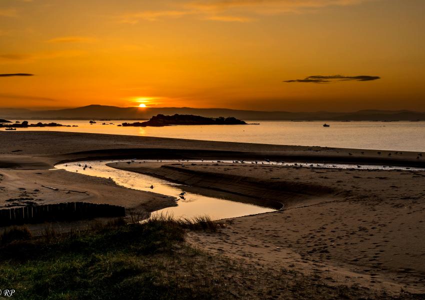 Unha saida de Sol na Praia de Coroso, Ribeira, que o Ano Novo veña cheo de saude pra tod@s, Feliz 2021