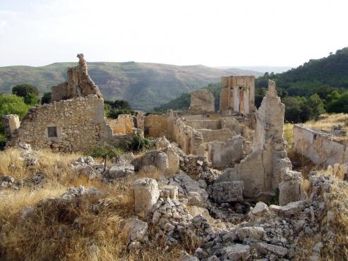 48 % de las aldeas abandonadas, estan en Galicia