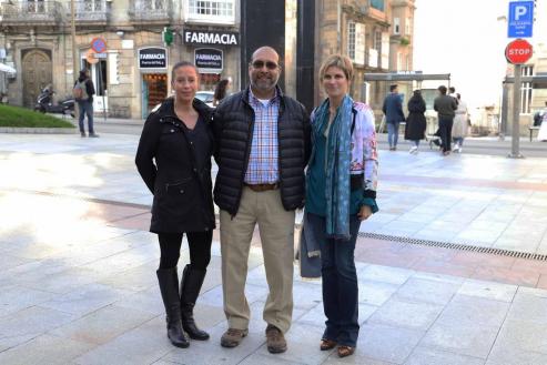 Cuatro grupos de EE UU estudian sobre el terreno las posibilidad de realizar escalas  La directora de Turismo de Galicia, Nava Castro, ayer con Kirstin Budgett y Ravi Pavade. 
