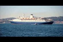 Película de los mayores cruceros del mundo arribando al puerto de Vigo